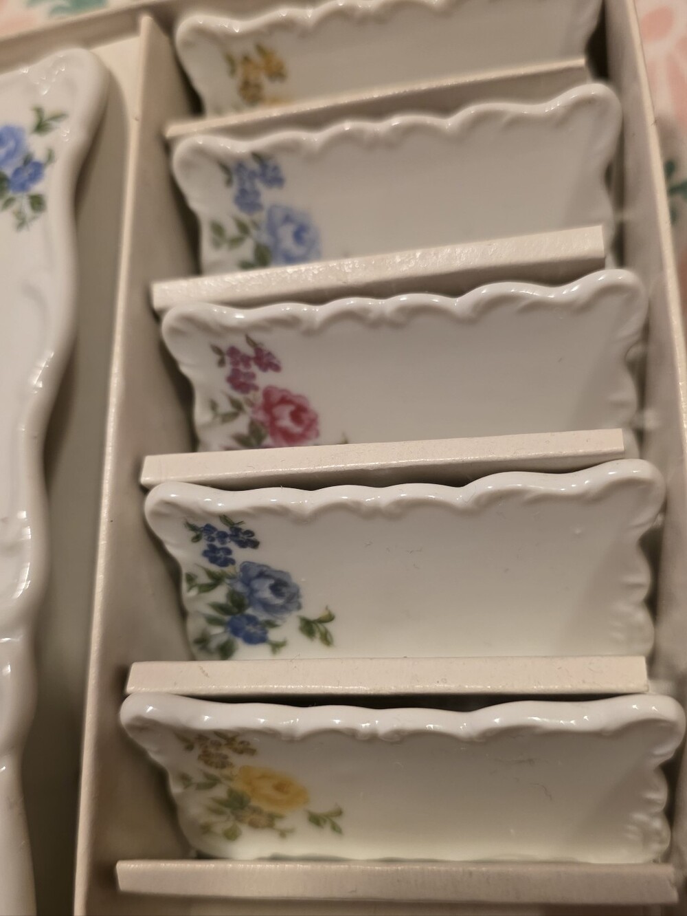 Vintage Porcelain Floral Menu Card & Place Card Set - Picture 6 of 6